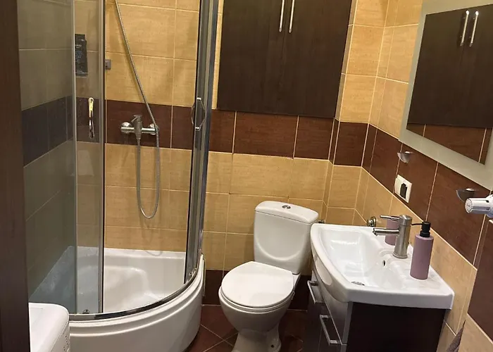 Excellent Location 民宿